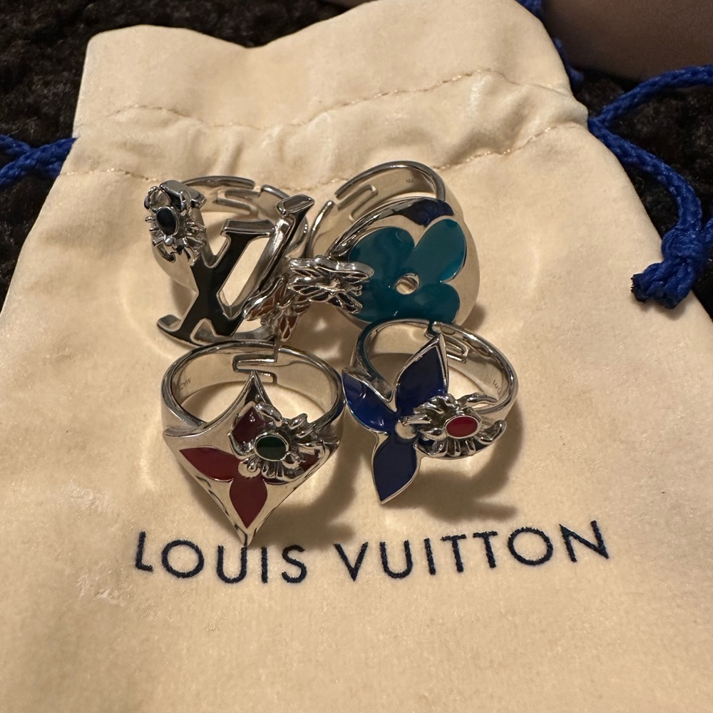 Louis Vuitton Ring 4 piece adjustable ring set